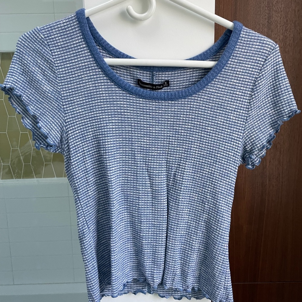 abercrombie and fitch crop top